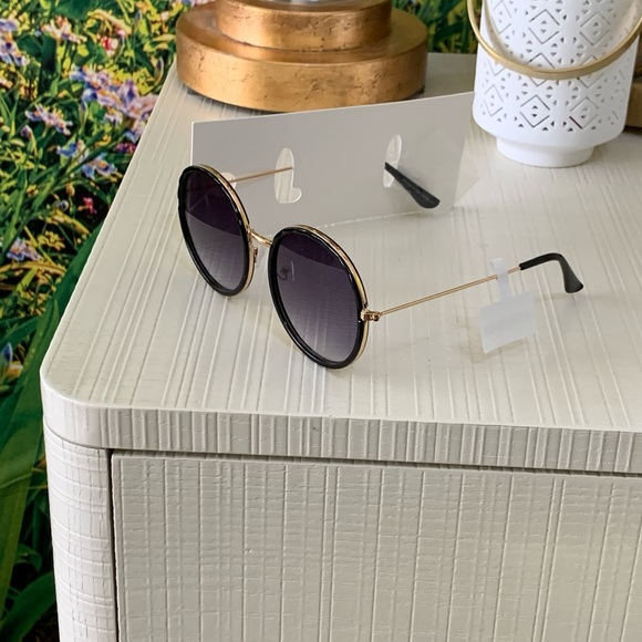 Forever 21 Sunglasses - Picture 4 of 16